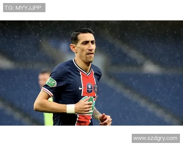 足球明星驾驶豪车展现风采视频精彩回顾与幕后花絮分享